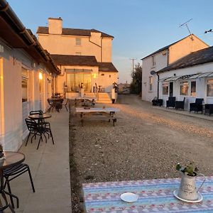 Old Stagecoach Stables Rooms Only Крюкърн Exterior photo