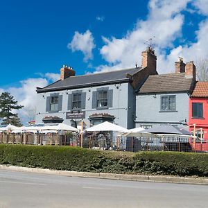 Grantham Arms Hotel Бъроубридж Exterior photo