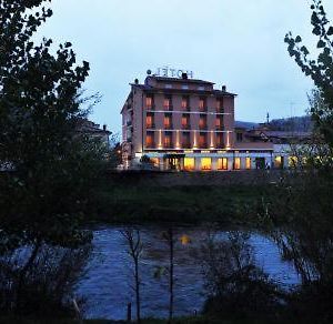 Hotel Cavour Риети Exterior photo