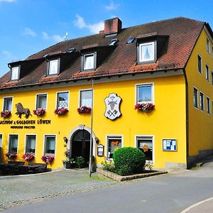 Landgasthof Zum Goldenen Loewen Hotel Мусбах Exterior photo