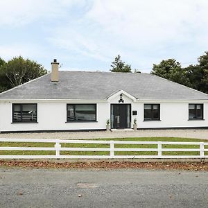 Gatehouse Villa Моувил Exterior photo