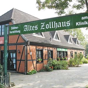 Altes Zollhaus Am Klinikum Hotel Любек Exterior photo