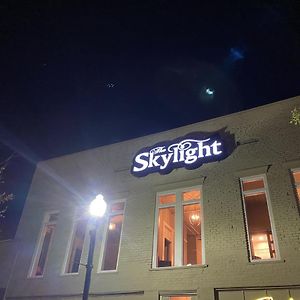 The Skylight Hotel Грийнвил Exterior photo