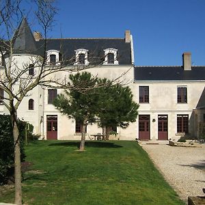 Gites Aubelle - La Maison Aubelle Монтрои-Беле Exterior photo
