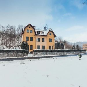 Schupplerova Vila Guest House Hostejn Exterior photo