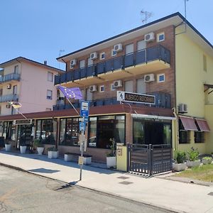 Albergo Ristorante Elena Лидо деле Национи Exterior photo