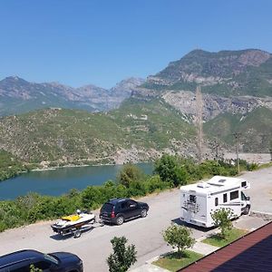 Lugina E Komanit Hotel Exterior photo