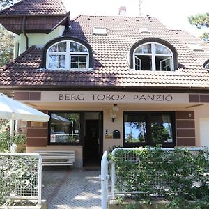 Berg Toboz Panzio Hotel Печ Exterior photo