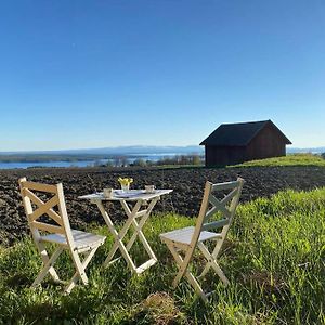 Mysigt Haerbre Med Fantastisk Utsikt! Villa Östersund Exterior photo