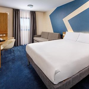 Ibis Budget London Heathrow Terminal 5 Hotel Хилингдън Exterior photo