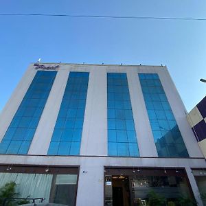 Hotel The Pearl Chandīgarh Exterior photo