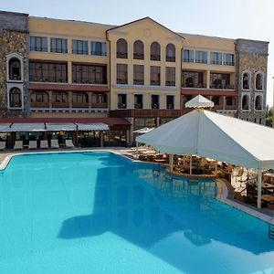 Caucasus Hotel Ереван Exterior photo