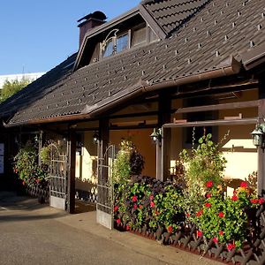 Crni Baron Pension Black Baron Hotel Марибор Exterior photo