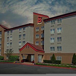 Red Roof Plus Long Island - Garden City Hotel Уестбъри Exterior photo