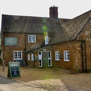 The Hollybush Inn And B&B Priors Marston Exterior photo