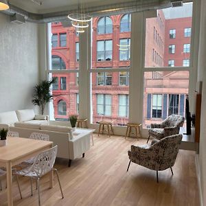 Lou-City Penthouse Suite! Savor Life With Hollyhock Луисвил Exterior photo