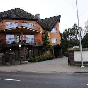 Hotel Zieliniec Познан Exterior photo