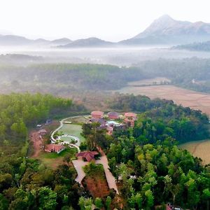 Machaan Plantation Resort, Саклешпур Exterior photo