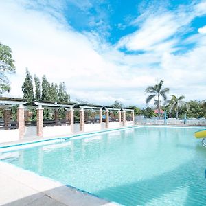 Reddoorz @ Royal Grande Beach Resort Batangas Exterior photo