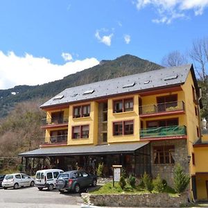 Hostal La Fuen Hotel Биелса Exterior photo