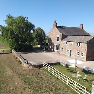 Burton Grange Farmhouse Bed And Breakfast Бъроубридж Exterior photo