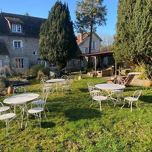 Une Vie En Rose Bed & Breakfast Pressagny-lʼOrgeuilleux Exterior photo