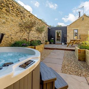 Rinstone Lodge, Thornton-Le-Dale. Moors Cottage With Hot Tub Торнтън Дейл Exterior photo