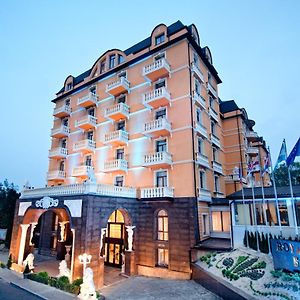 Royal Hotel And Spa Geneva Трускавец Exterior photo