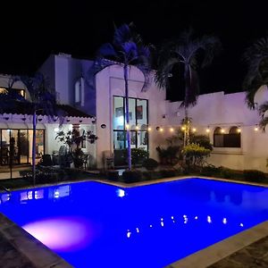 Casa Del Arte, A Luxury Beachfront Villa With Private Pool Тела Exterior photo