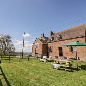 Manor Farm Cottage Устър Exterior photo