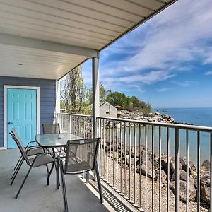 Cozy Lakefront Middle Bass Retreat With Balcony Пут-ин-Бей Exterior photo