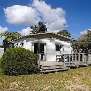 Ollaberry - Mangawhai Heads Bach Villa Exterior photo