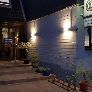 Pension Strohm Im Lieth Cafe Hotel Бад Фалингбостел Exterior photo