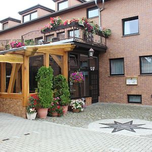 Hotel Und Pension Am Burchardikloster Халберщат Exterior photo