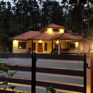 Nandanam Villa Kaniyāmbetta Exterior photo