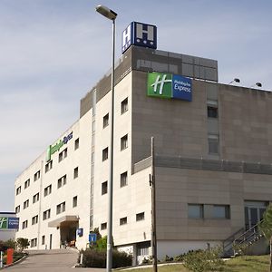 Holiday Inn Express Barcelona - Montmelo, An Ihg Hotel Гранолерс Exterior photo