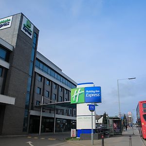 Holiday Inn Express London Heathrow T5, An Ihg Hotel Слау Exterior photo