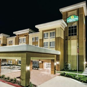 La Quinta By Wyndham Victoria - South Hotel Exterior photo