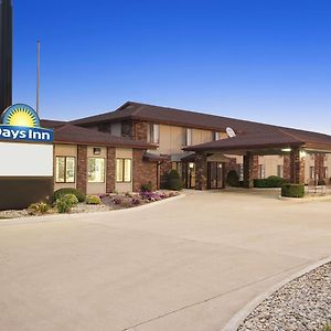 Days Inn By Wyndham Oglesby/ Starved Rock Exterior photo