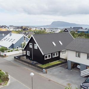 3Br - Townhouse - Free Parking - Torshavn Apartment Exterior photo