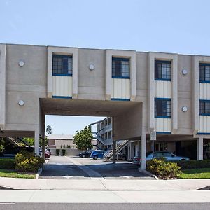 Days Inn By Wyndham Orange Anaheim Exterior photo