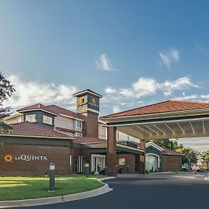 La Quinta By Wyndham Alexandria Airport Hotel Exterior photo