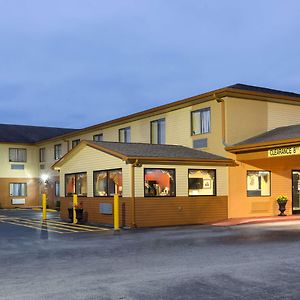 Super 8 By Wyndham Richmond Hotel Exterior photo