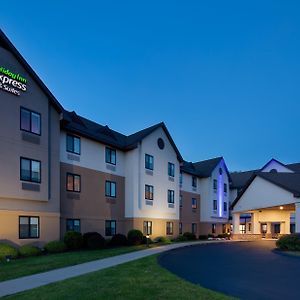 Holiday Inn Express & Suites Bradley Airport, An Ihg Hotel Уиндзор Локс Exterior photo