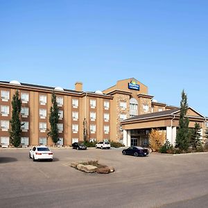 Days Inn & Suites By Wyndham Стратмор Exterior photo