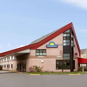 Days Inn By Wyndham Trois-Rivières Exterior photo