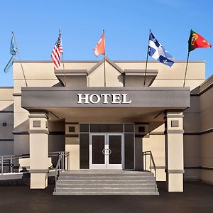 Hotel Days Inn Blainville & Centre De Conference Exterior photo