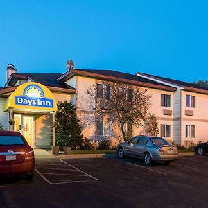 Days Inn By Wyndham West-О Клер Exterior photo