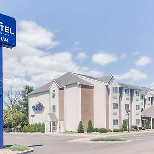 Microtel Inn & Suites Бат Exterior photo