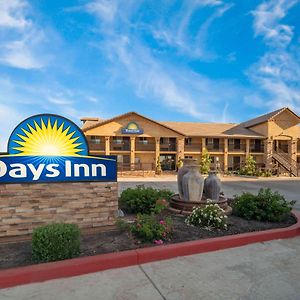 Days Inn By Wyndham Galt - Elk Grove South Exterior photo